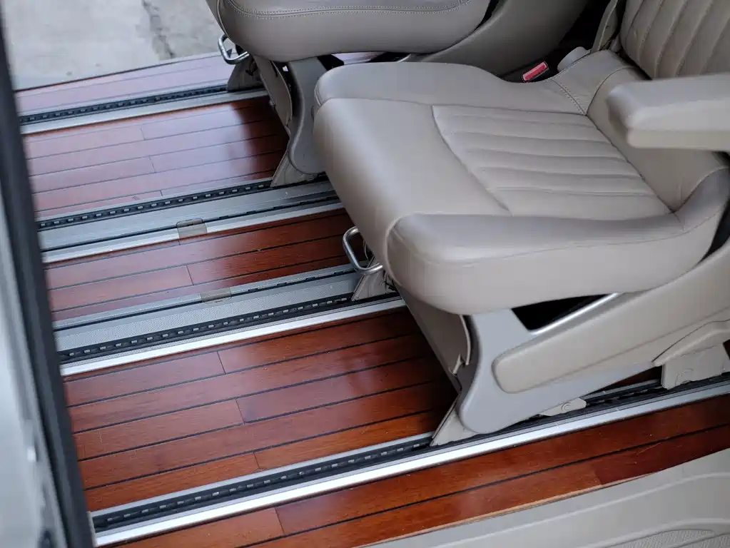 Mercedes-Benz Viano — миниатюра 28