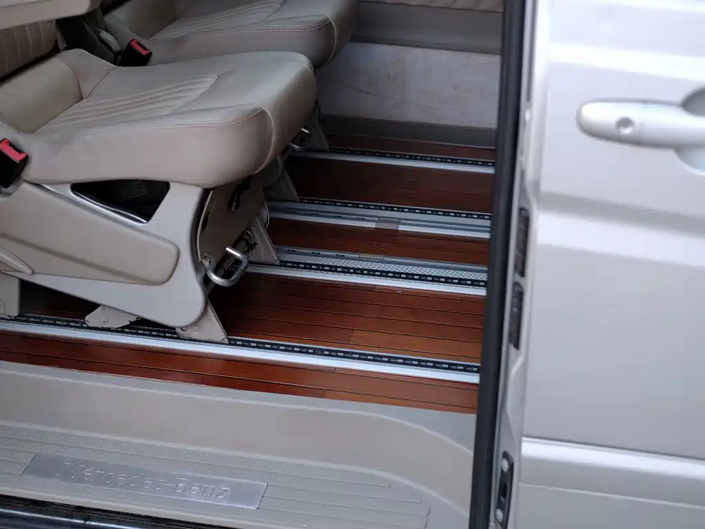 Mercedes-Benz Viano — миниатюра 48