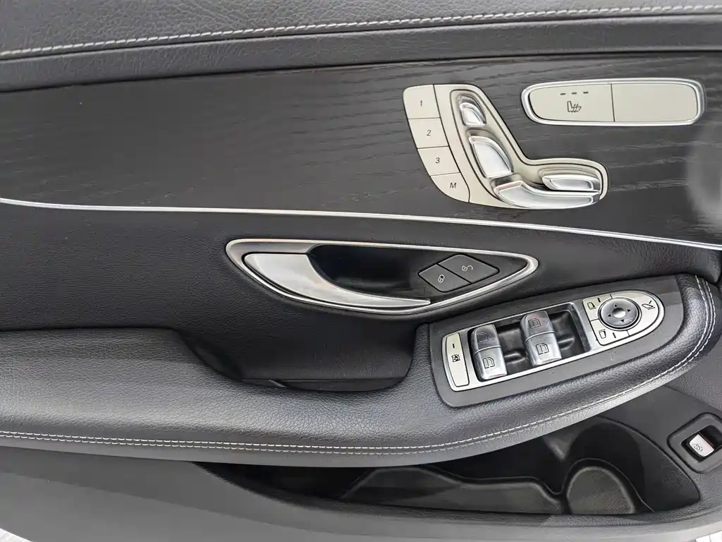 Mercedes-Benz C-Class — миниатюра 16
