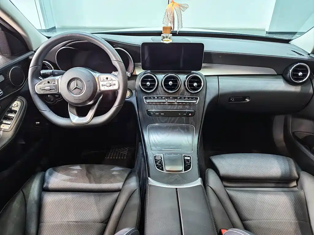 Mercedes-Benz C-Class — миниатюра 6
