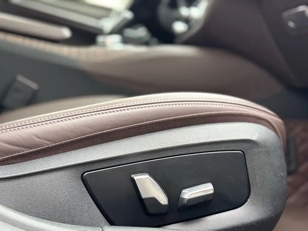 BMW 5 Series — миниатюра 21