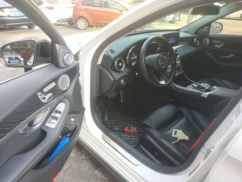 Mercedes-Benz C-Class — миниатюра 16
