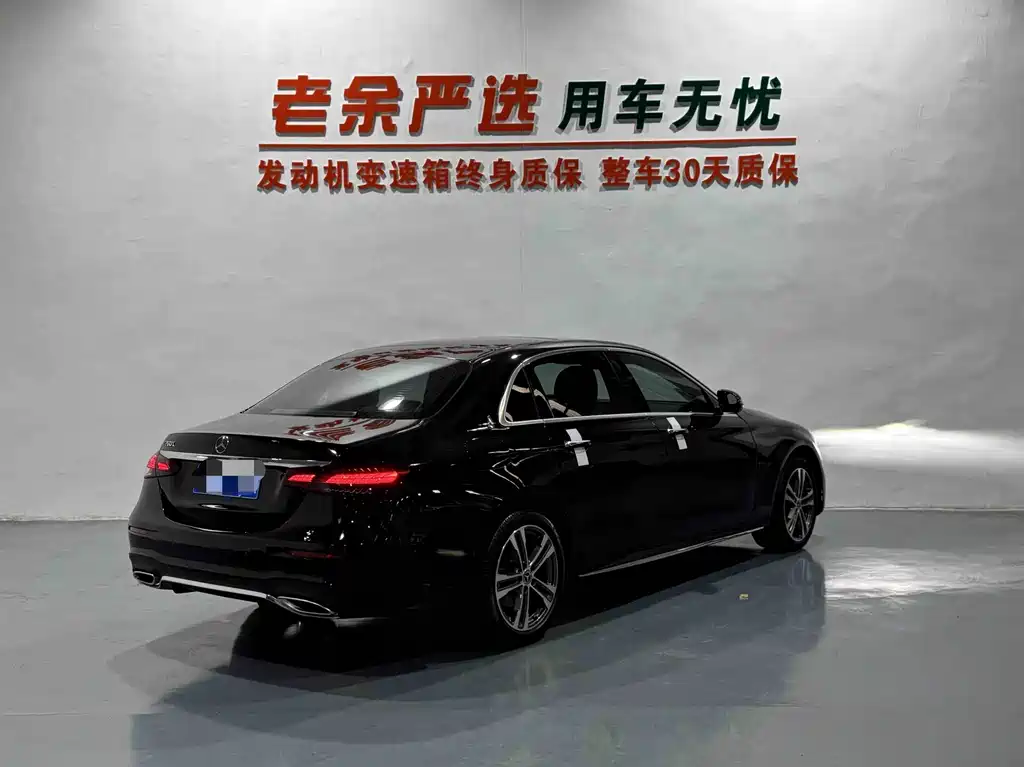 Mercedes-Benz E-Class — миниатюра 7