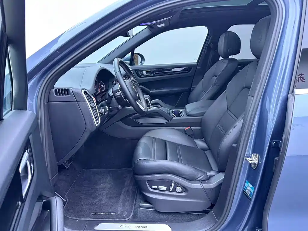 Porsche Cayenne — миниатюра 5