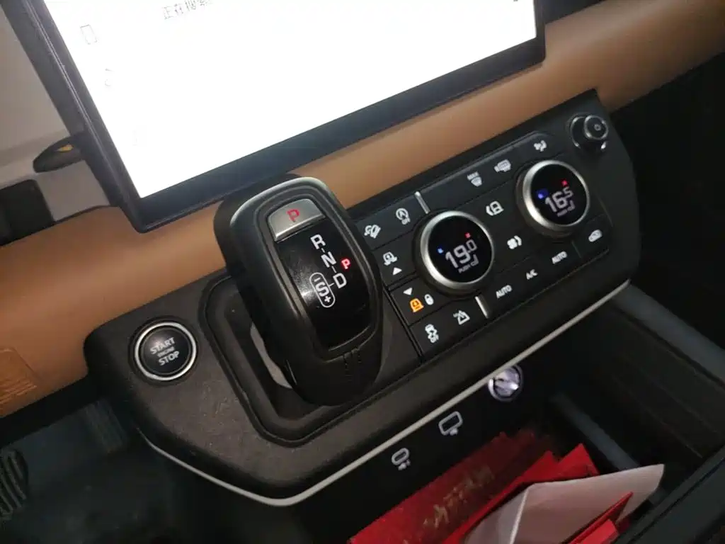 Land Rover Defender — миниатюра 14