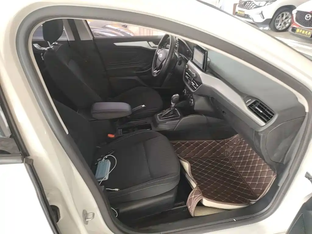 Ford Focus — миниатюра 25