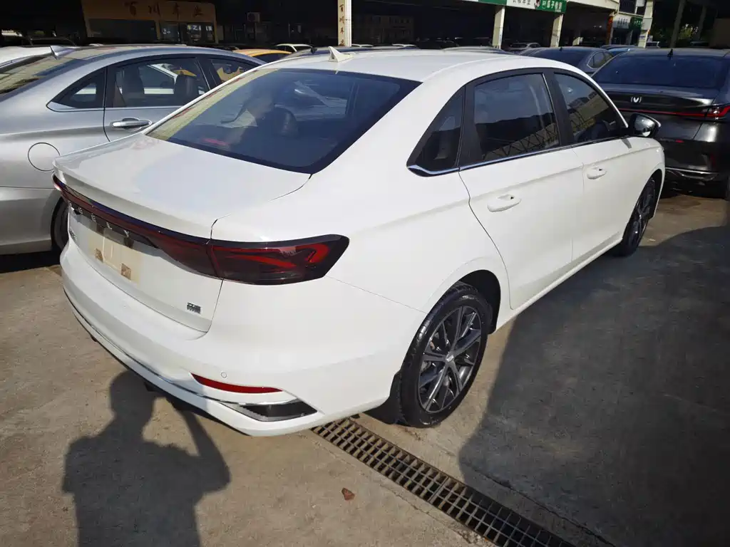 Geely Emgrand — миниатюра 13