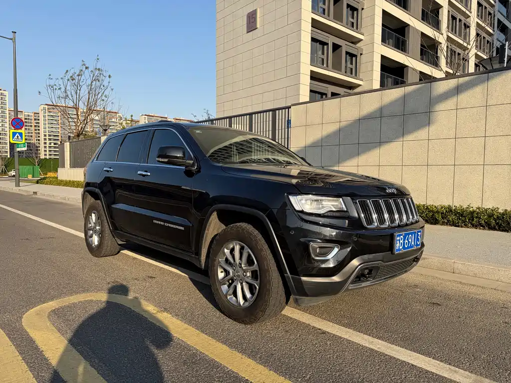 JEEP GRAND CHEROKEE