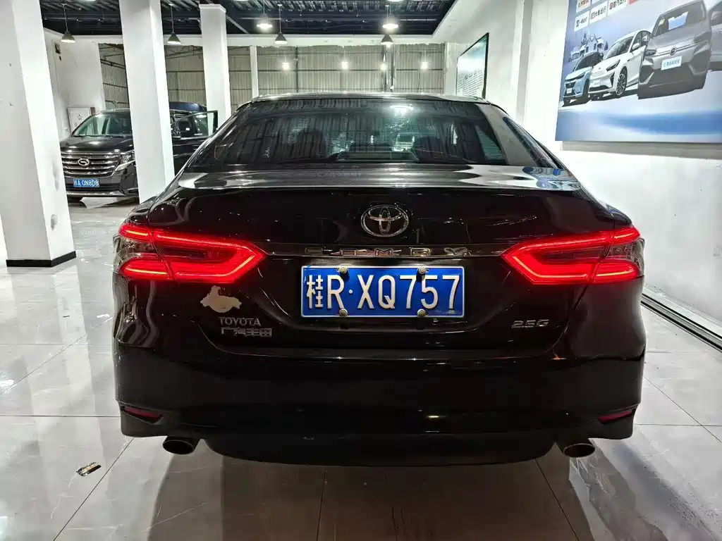 Toyota Camry — миниатюра 6