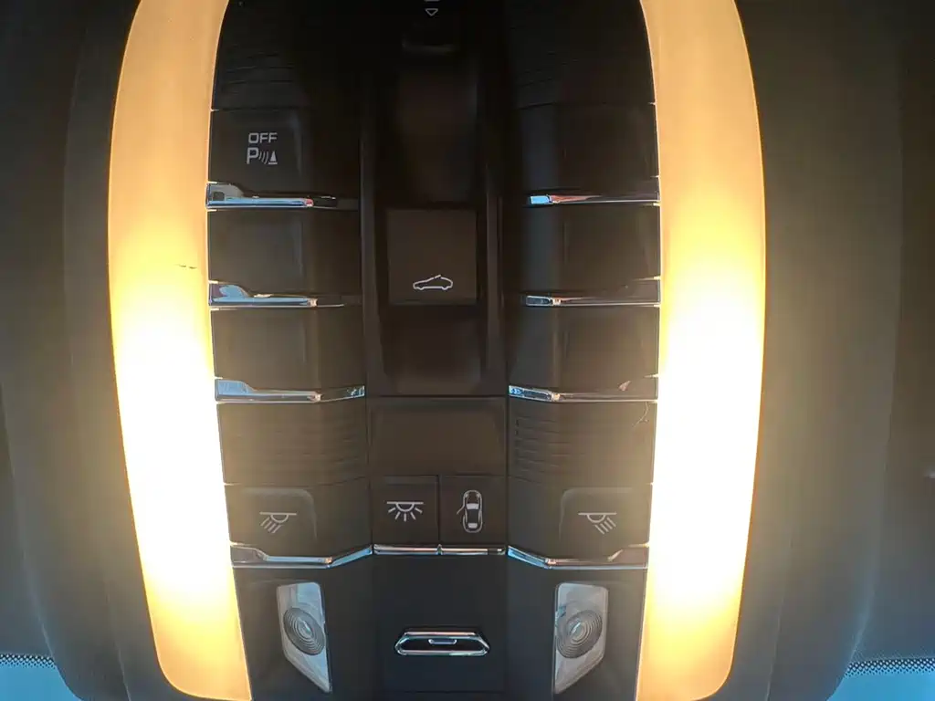 Porsche Macan — миниатюра 16