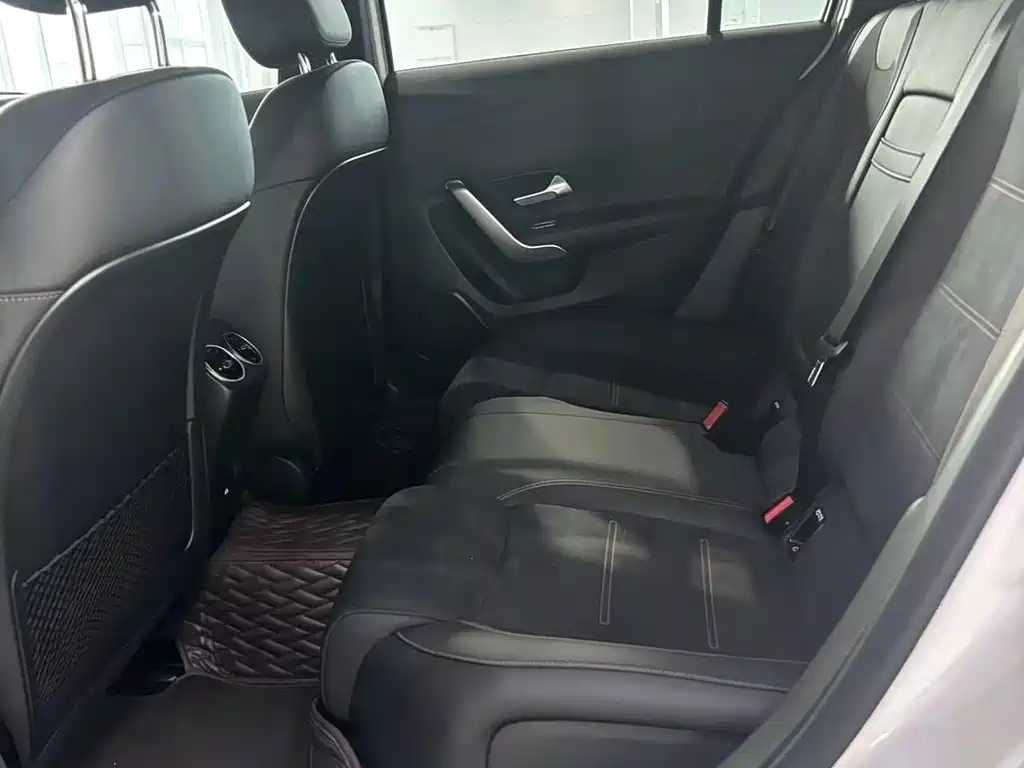 Mercedes-Benz A-Class — миниатюра 8