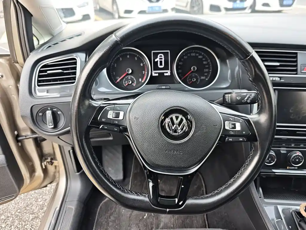 Volkswagen Golf — миниатюра 11