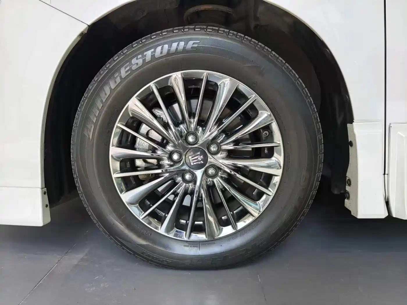 Toyota Vellfire 2021 Белый из Китая
