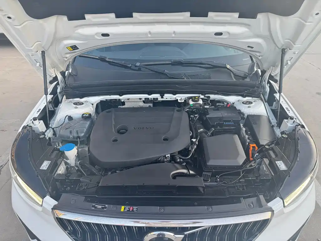 Volvo XC40 — миниатюра 9