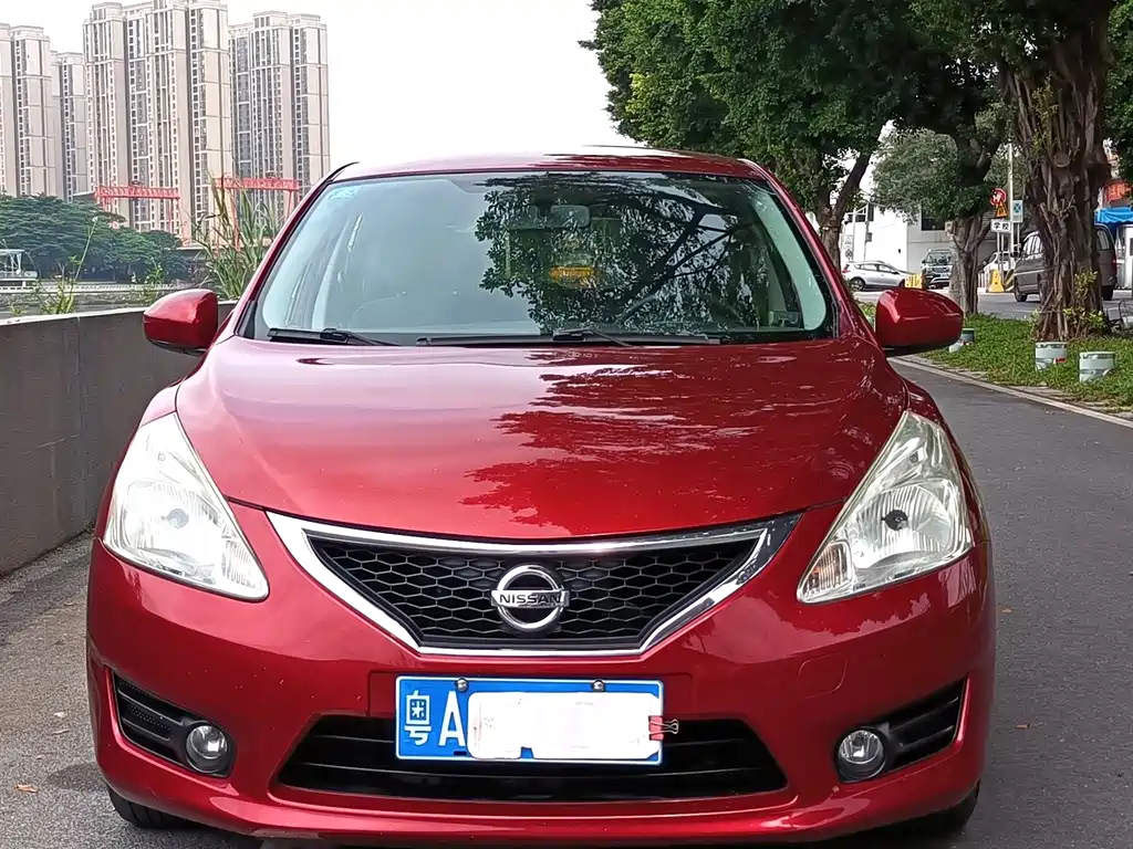 Nissan Tiida — миниатюра 2