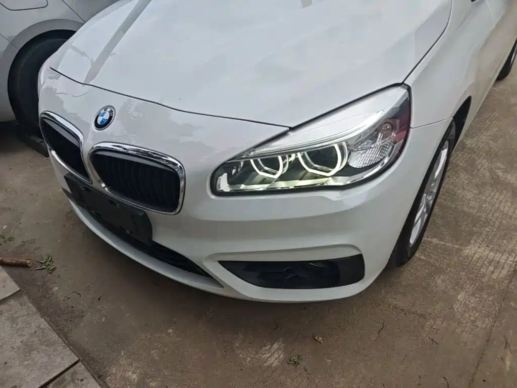 BMW 2 Series Active Tourer — миниатюра 24