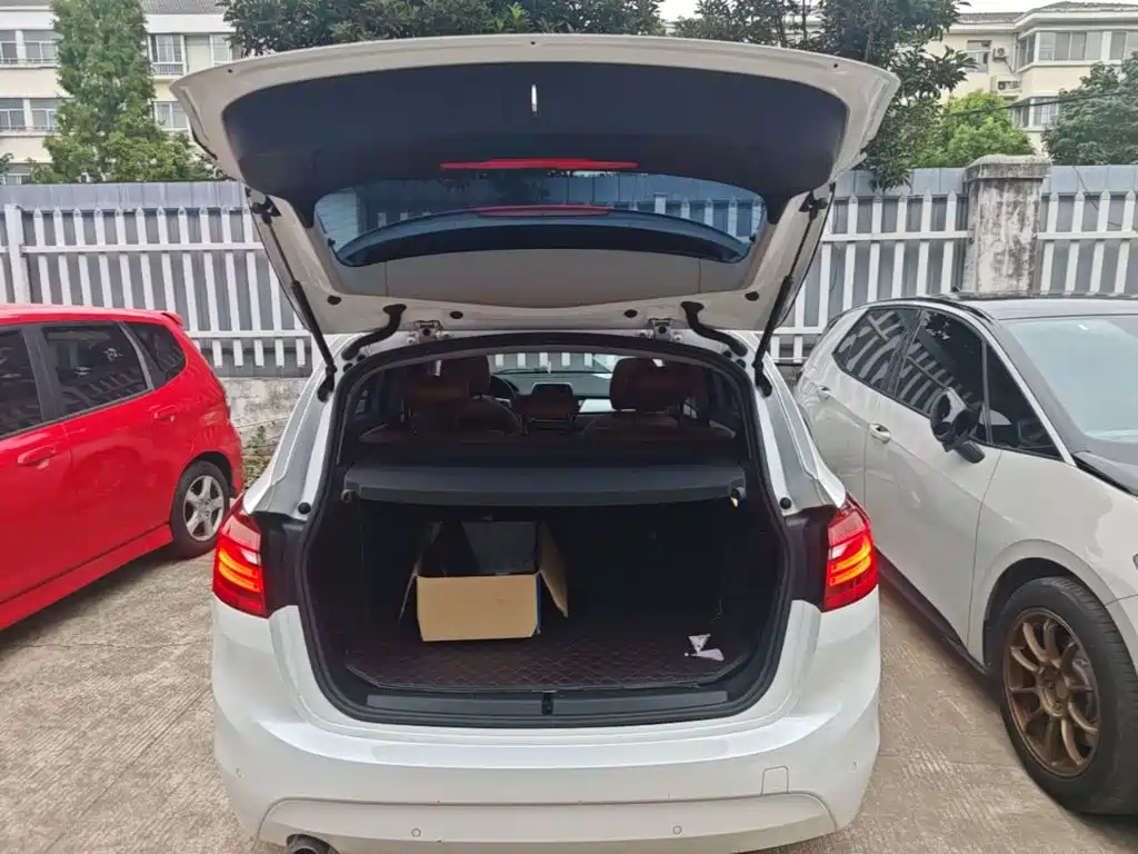 BMW 2 Series Active Tourer — миниатюра 19