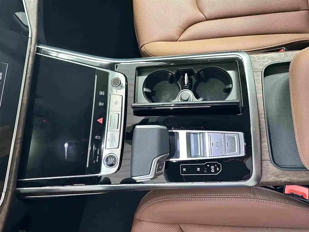 Audi Q7 — миниатюра 10