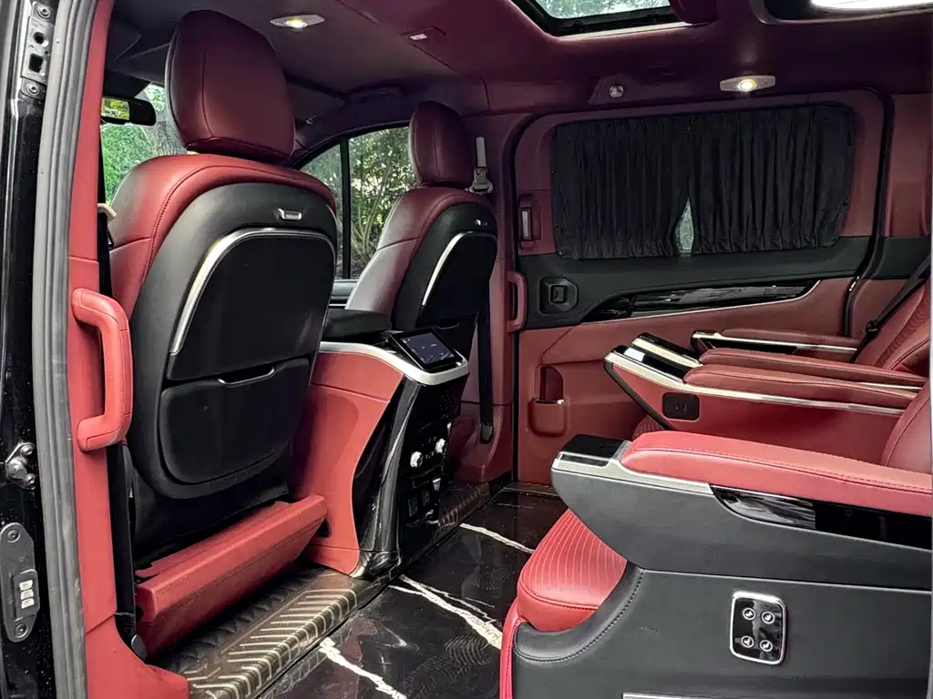 Ford Tourneo 2024 2.0T AT Plus