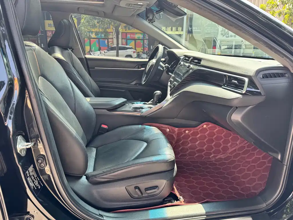 Toyota Camry — миниатюра 7