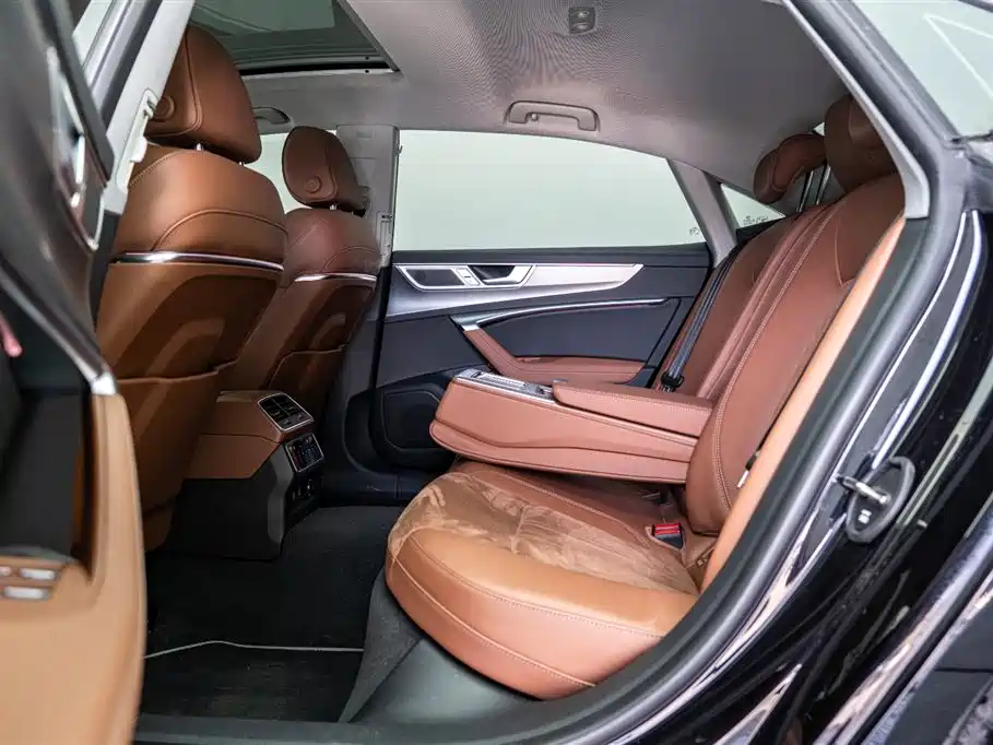 Audi A7L 2024 45 TFSI Luxury