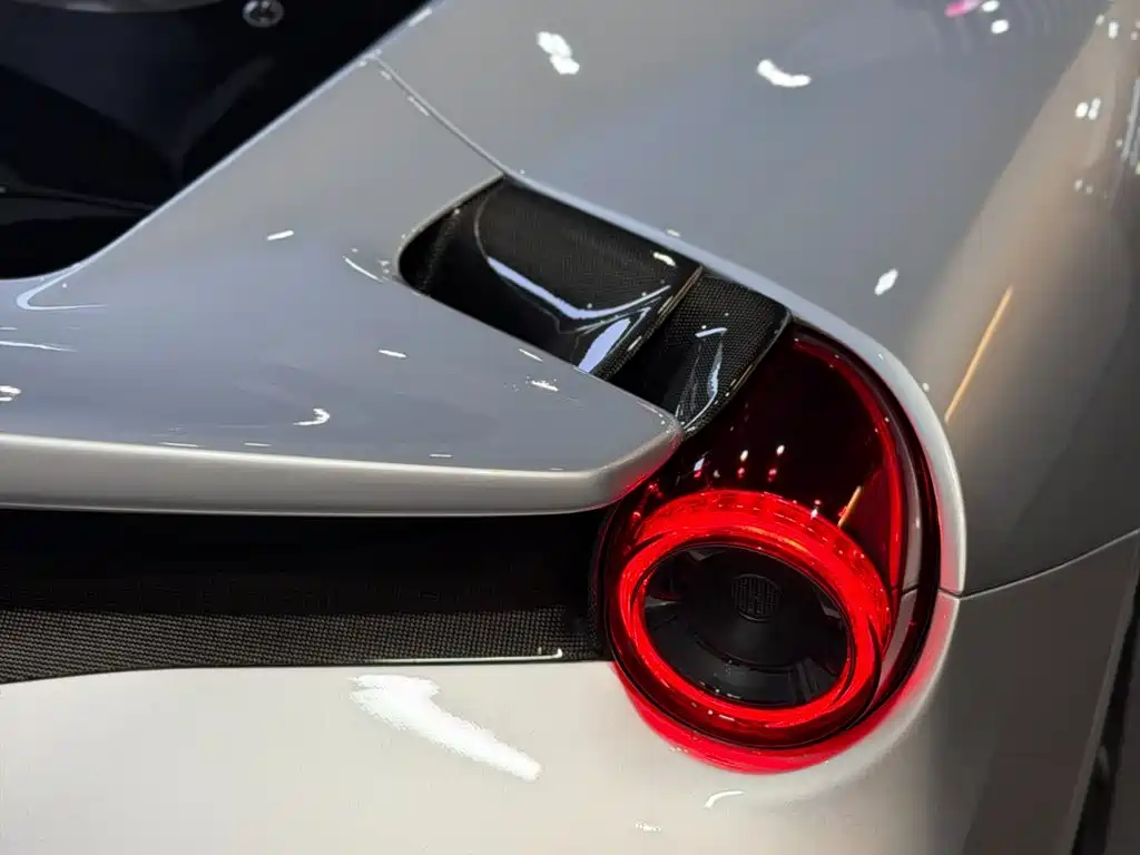 Ferrari 488 — миниатюра 11