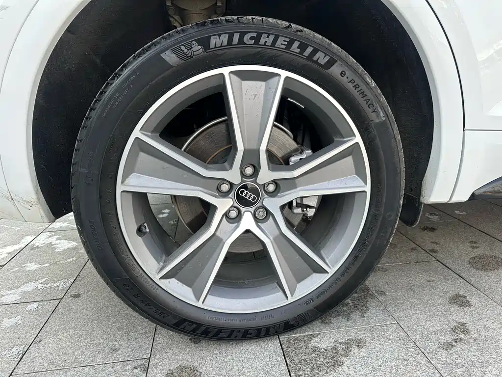 Audi Q5L 2024 40 TFSI Luxury