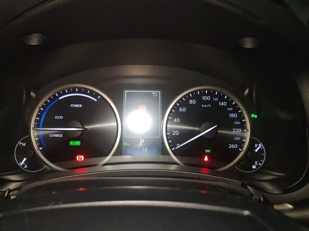 Lexus NX — миниатюра 4