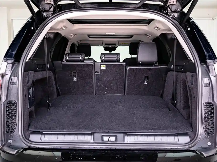 Land Rover Discovery 2024 360PS S