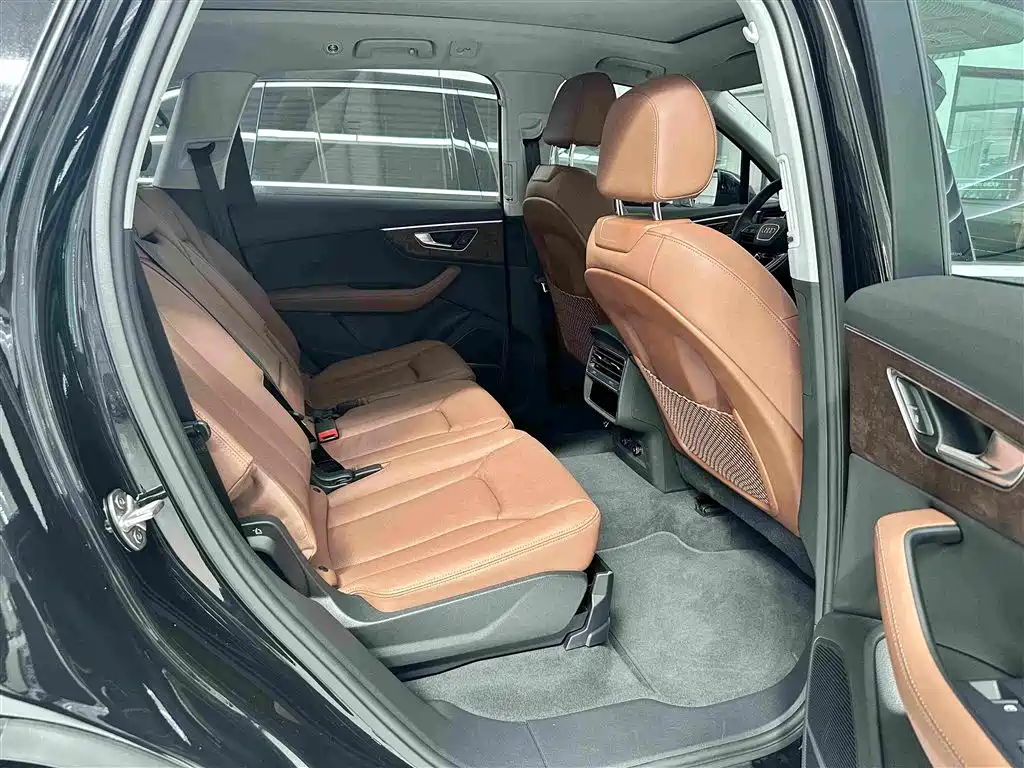 Audi Q7 — миниатюра 14