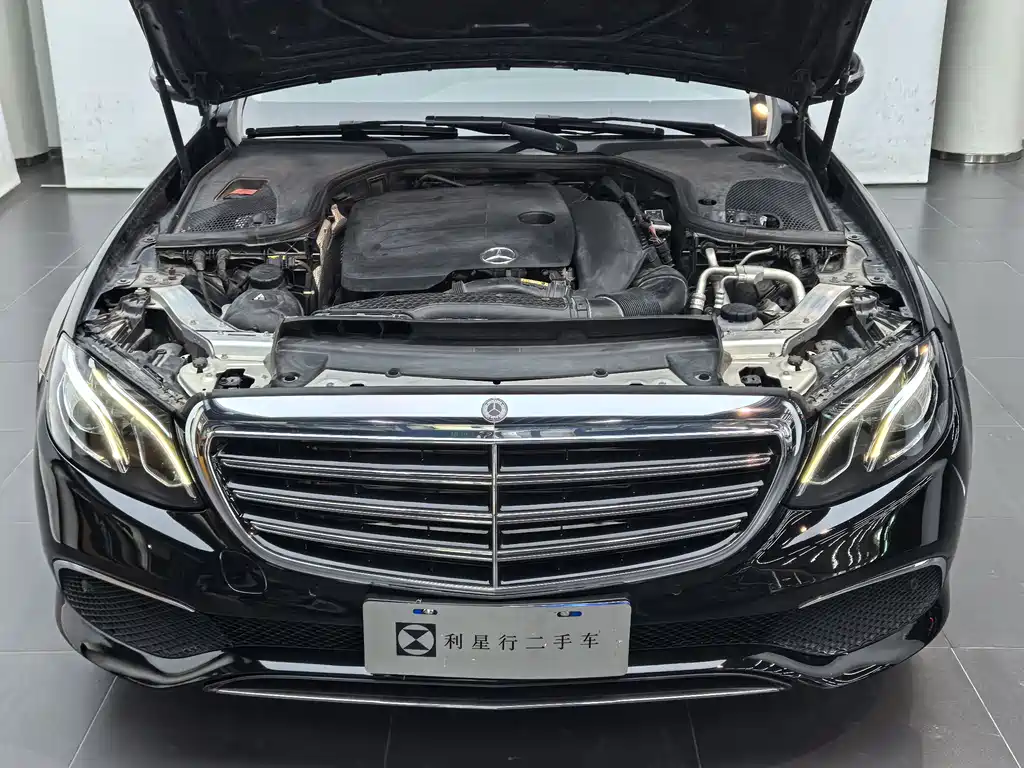 Mercedes-Benz E-Class — миниатюра 18
