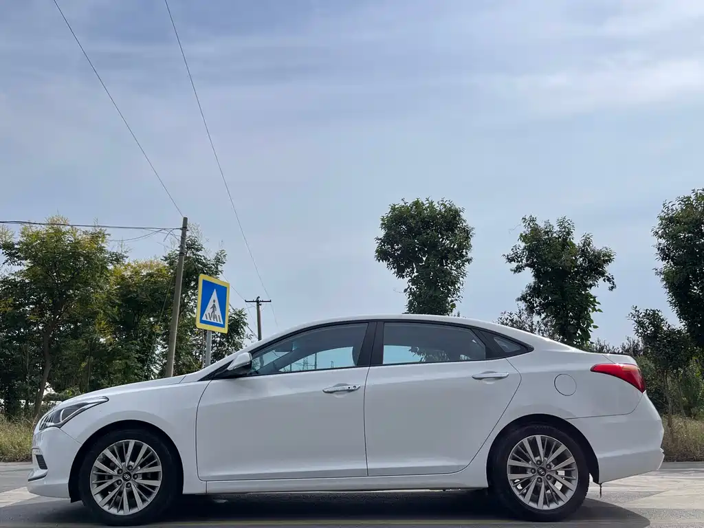 Hyundai Mistra — миниатюра 4