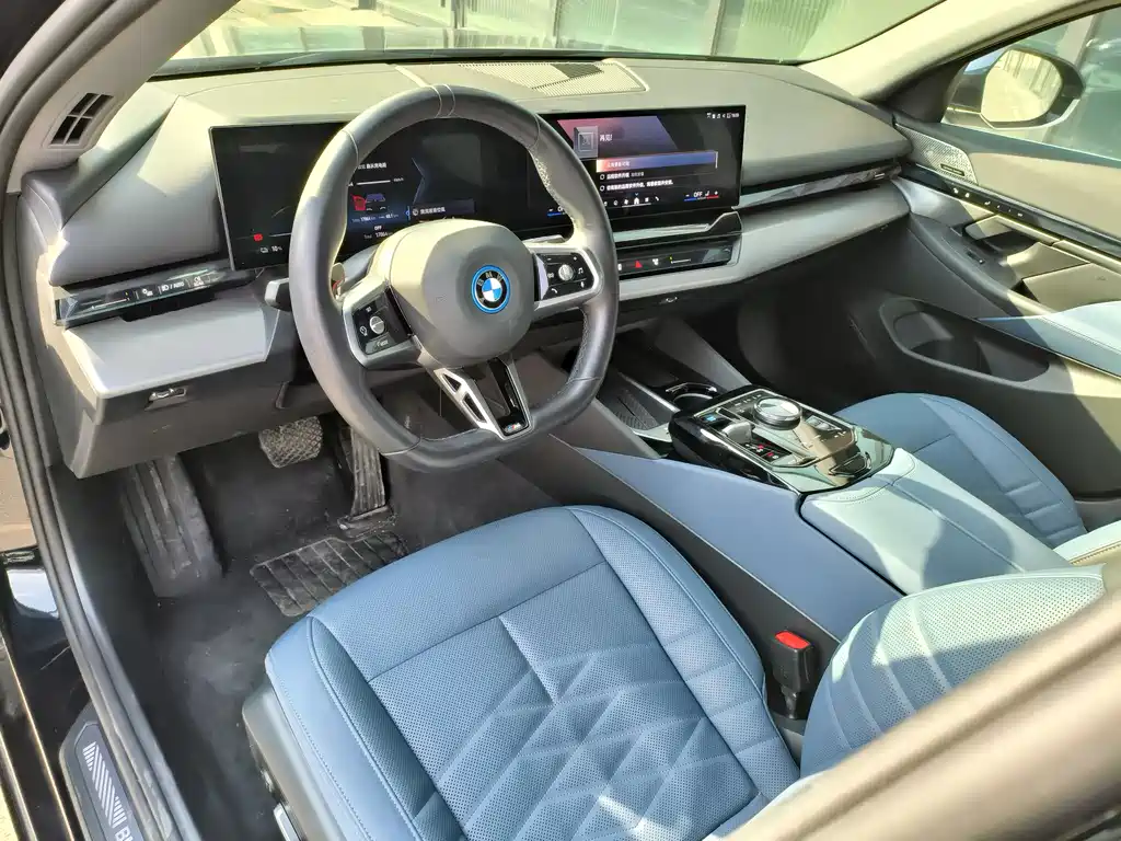 BMW I5