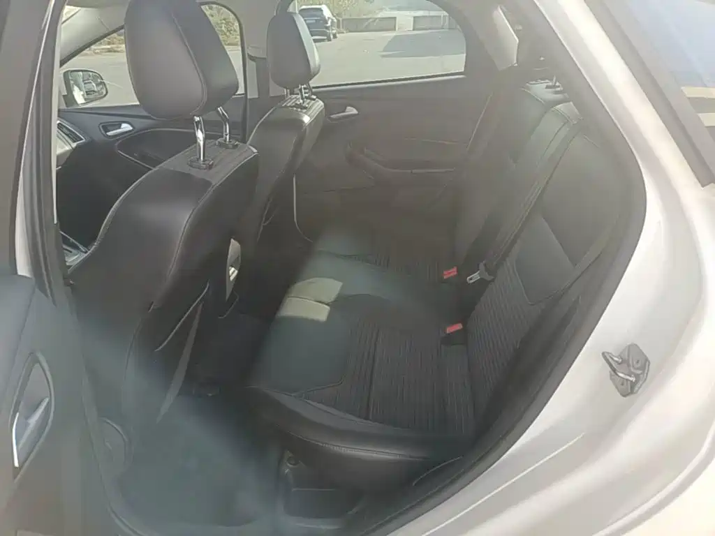 Ford Focus — миниатюра 17