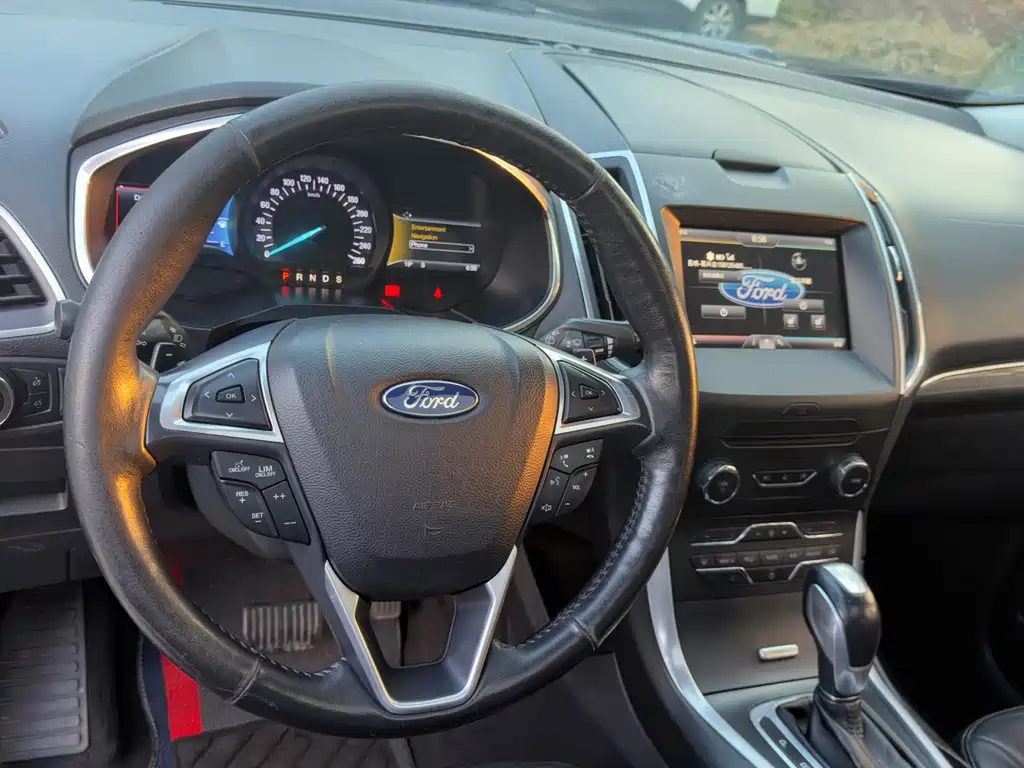 Ford Edge — миниатюра 7