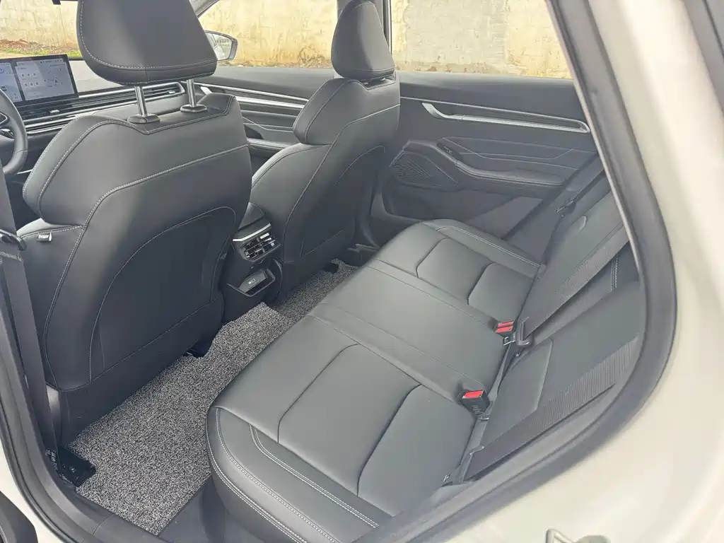 GEELY AUTOMOBILE EMGRAND