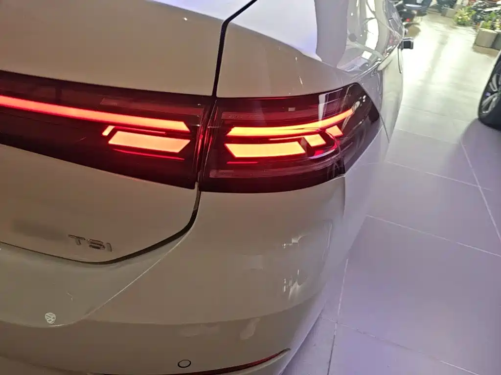 Volkswagen Sagitar — миниатюра 8