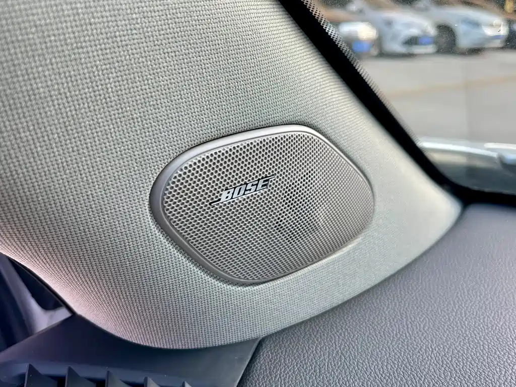 Cadillac SRX — миниатюра 17