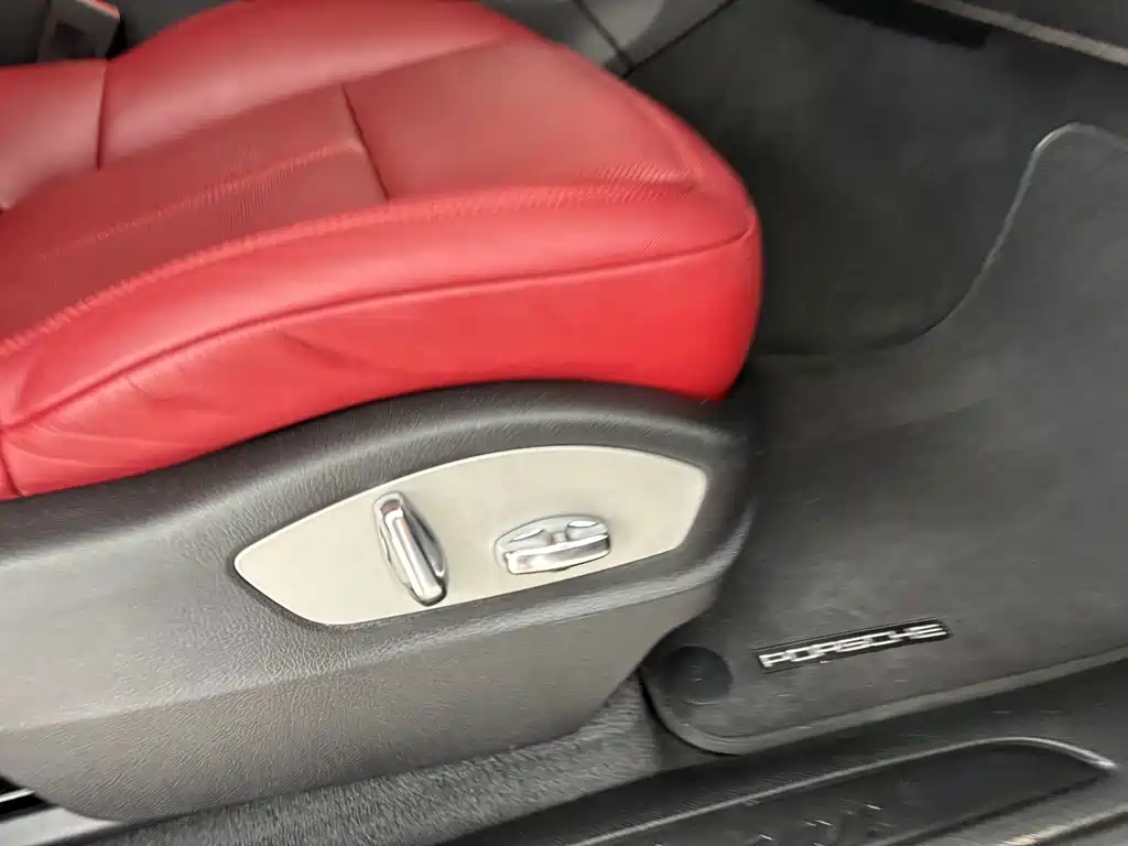 Porsche Macan — миниатюра 27