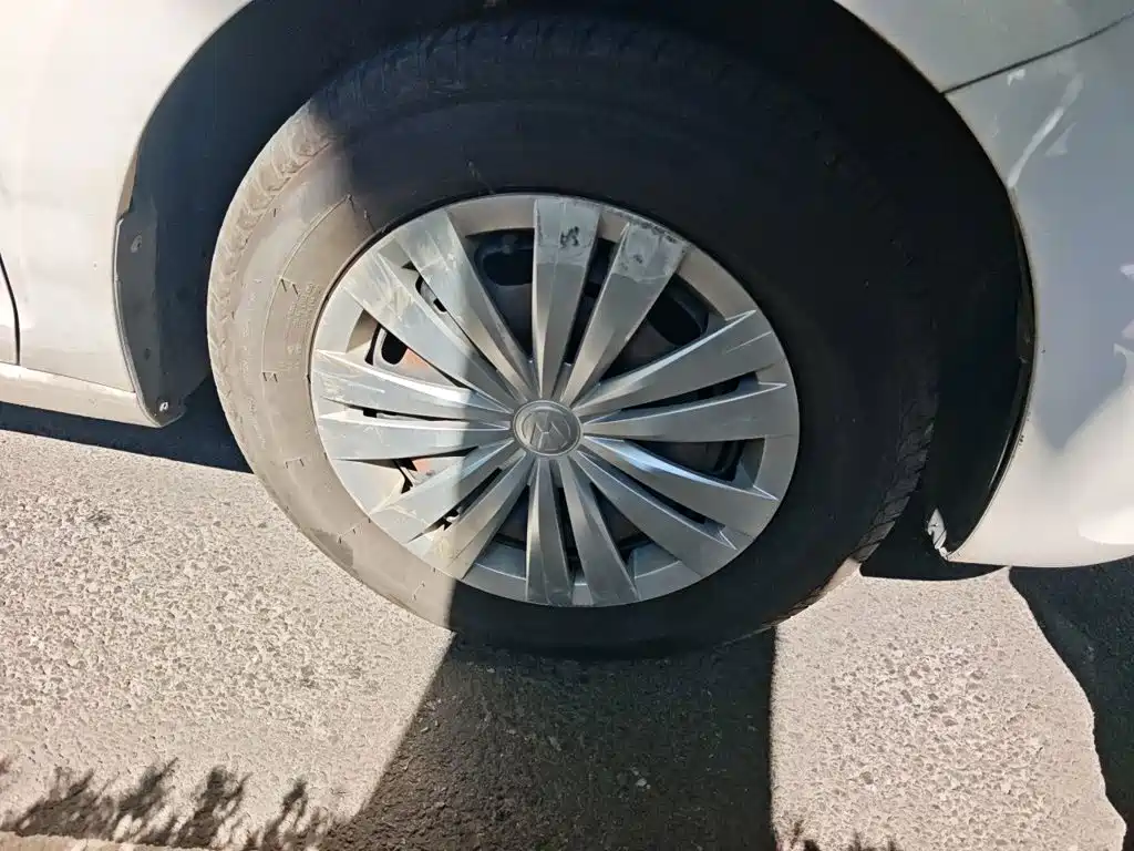 Volkswagen Santana — миниатюра 8