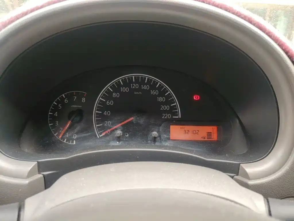 Nissan Sunny — миниатюра 7