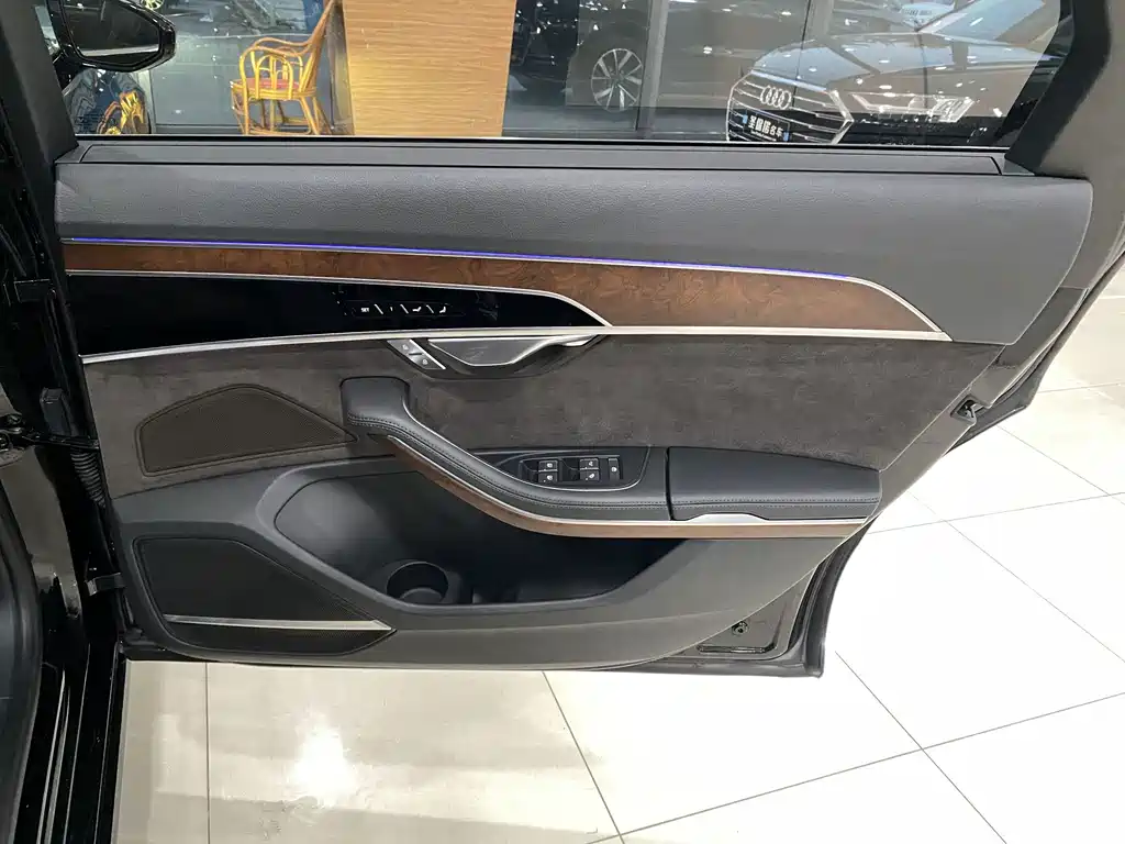 Audi A8 — миниатюра 14