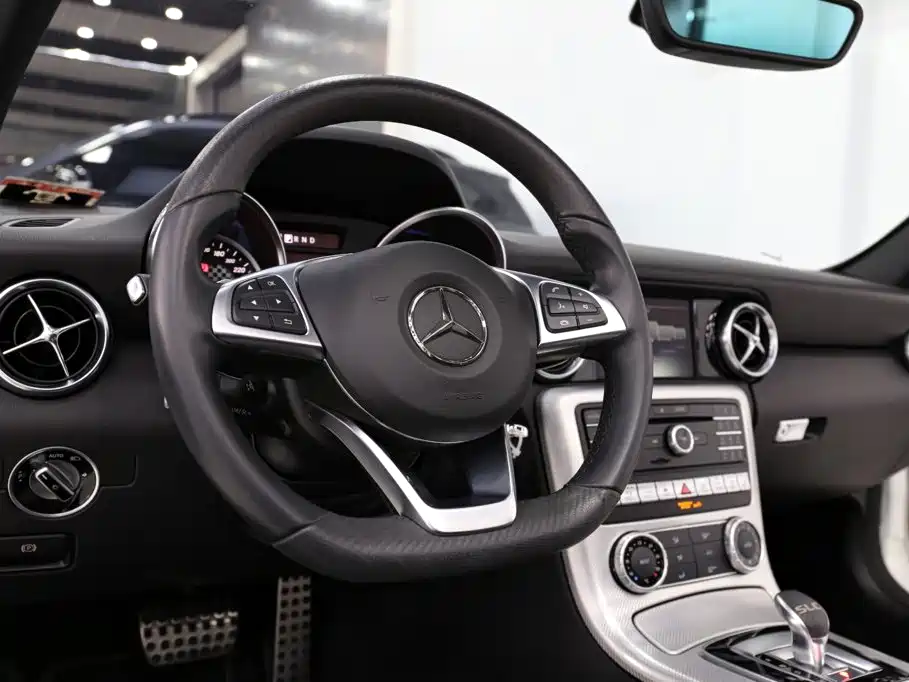Mercedes-Benz SLC — миниатюра 13