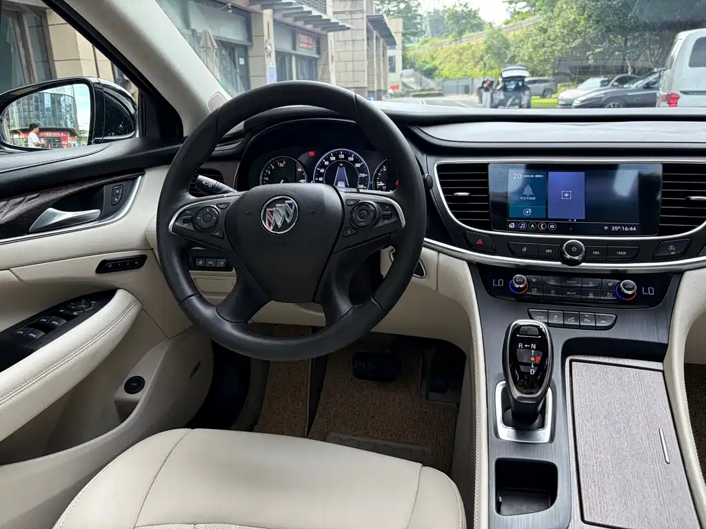 Buick LaCrosse 2022 Avenir