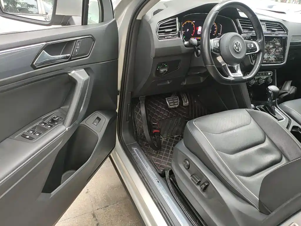 Volkswagen Tiguan L — миниатюра 16