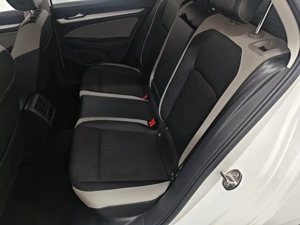 Volkswagen Golf — миниатюра 17