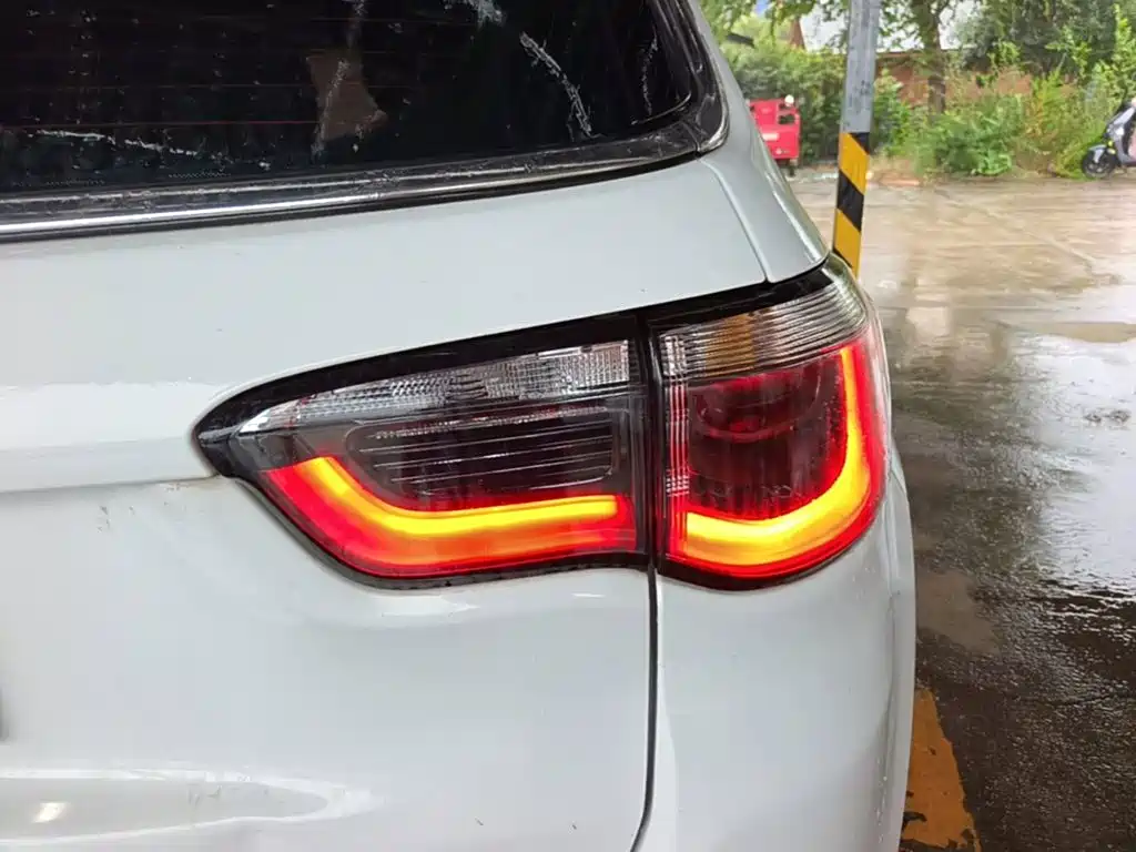 Jeep Compass — миниатюра 8