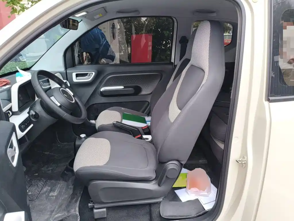 Wuling MINIEV — миниатюра 11