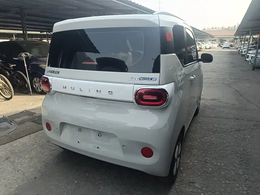 Wuling MINIEV — миниатюра 7