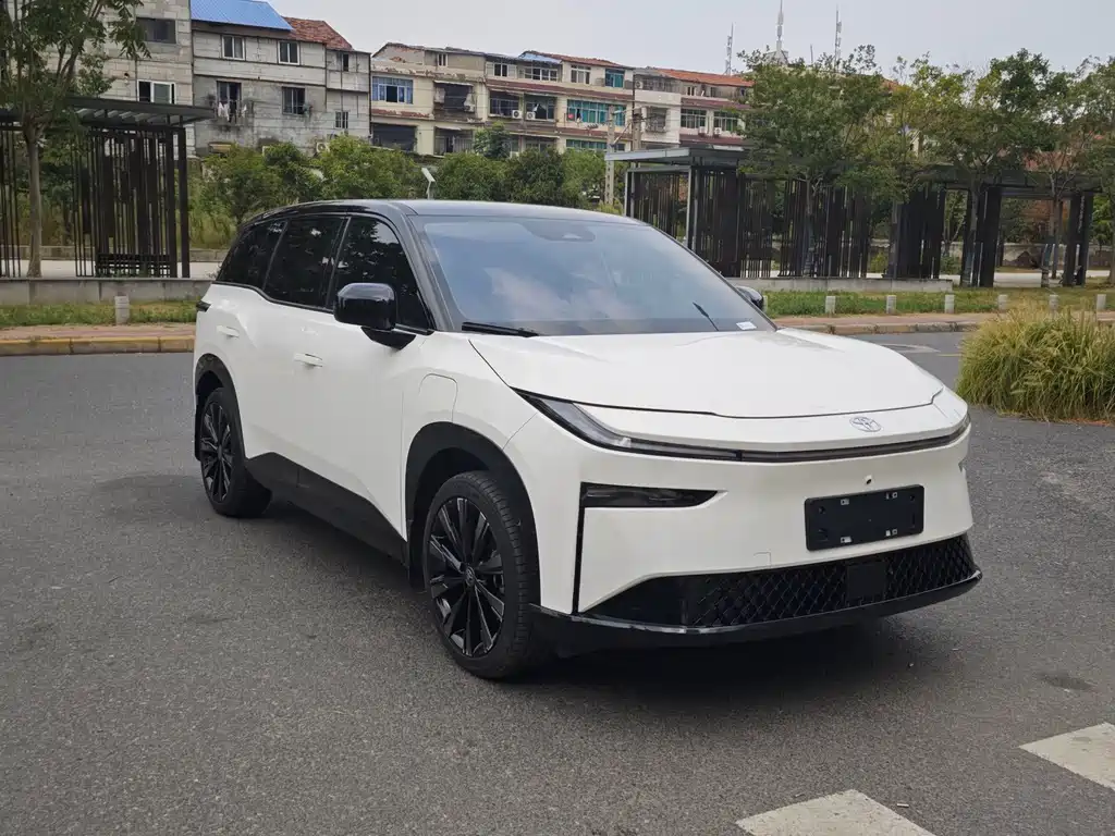 Toyota bZ3X — миниатюра 3
